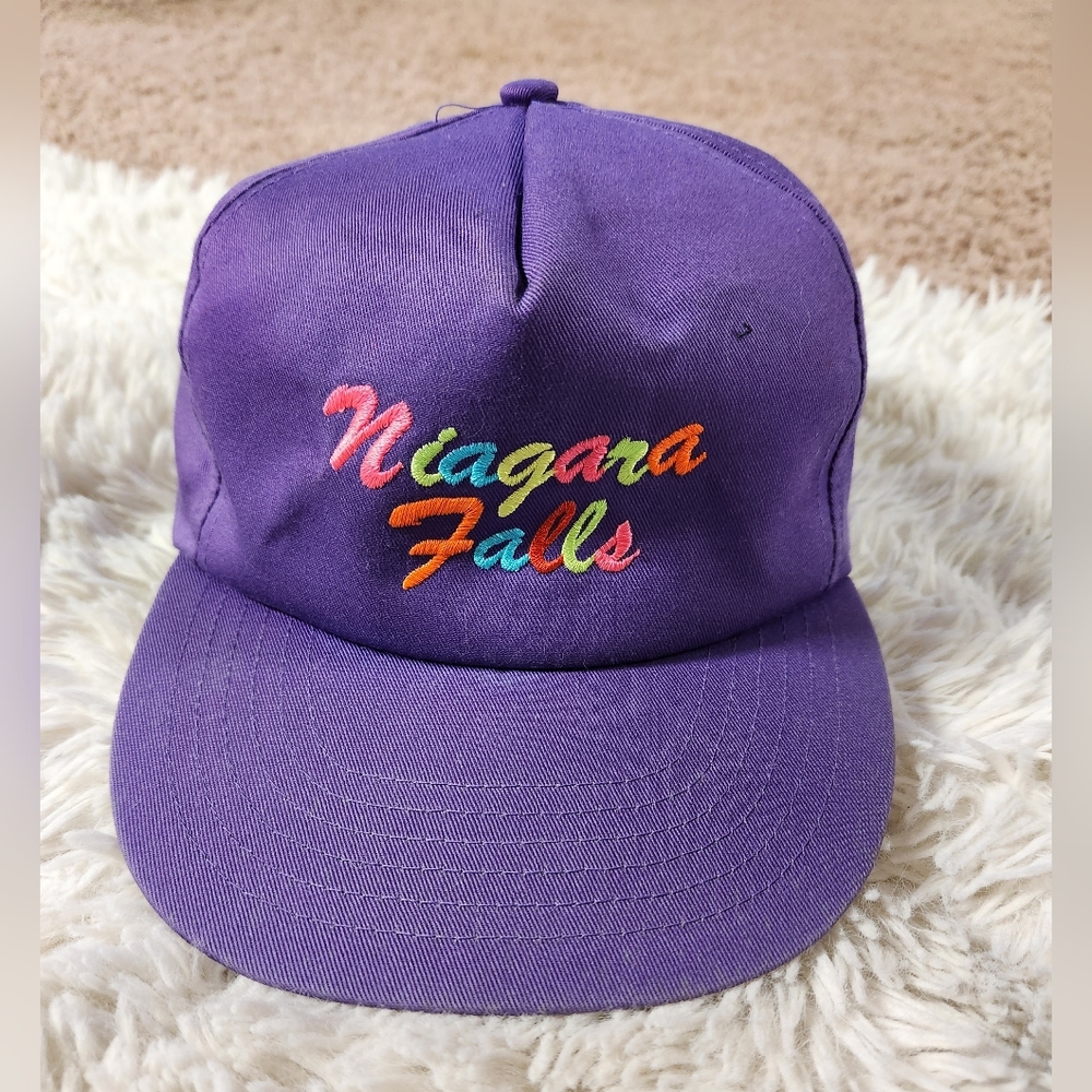 Vintage purple 90s Niagara falls hat